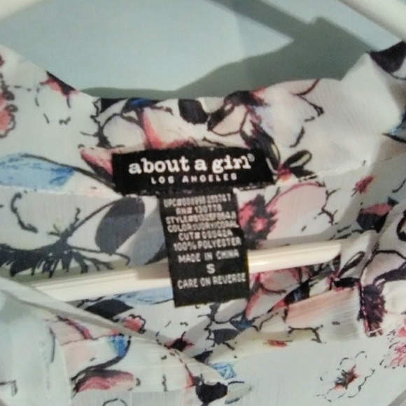 About A Girl Sheer Floral Blouse Sz S - Picture 5 of 6
